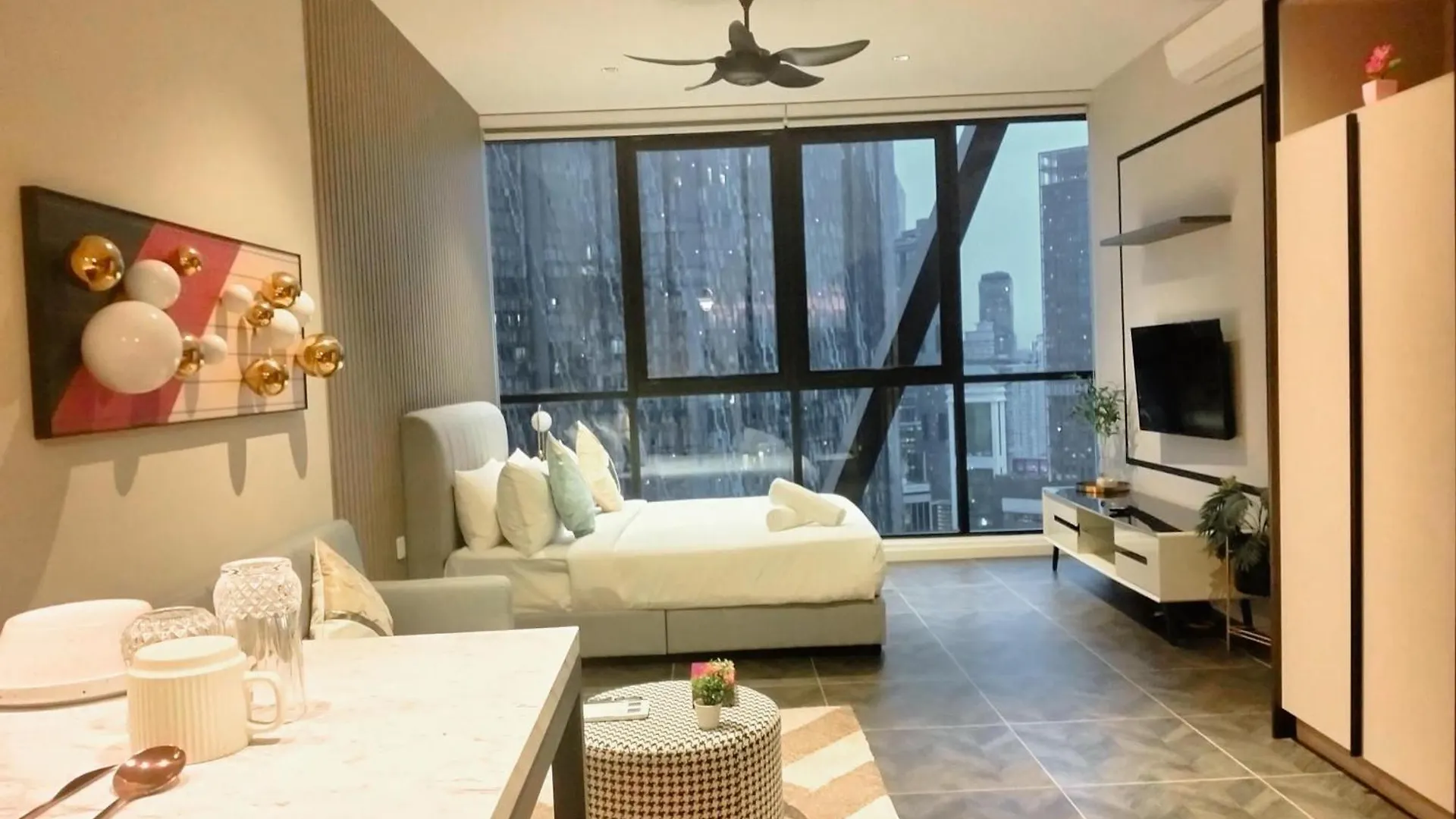 Scarletz Suites Klcc By Luxe Suites Kuala Lumpur Apartment