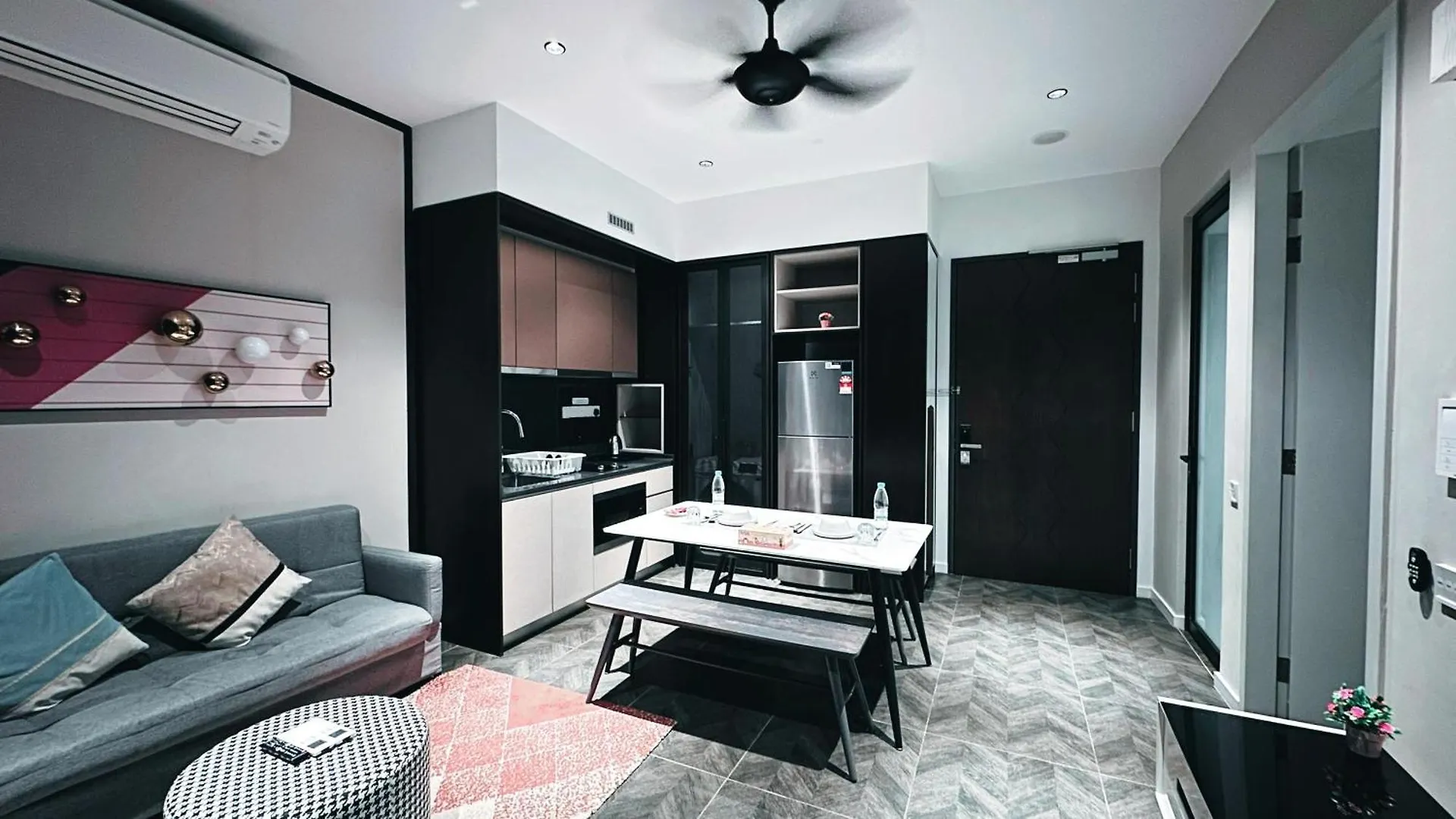 Scarletz Suites Klcc By Luxe Suites Kuala Lumpur 0*,  Malaysia